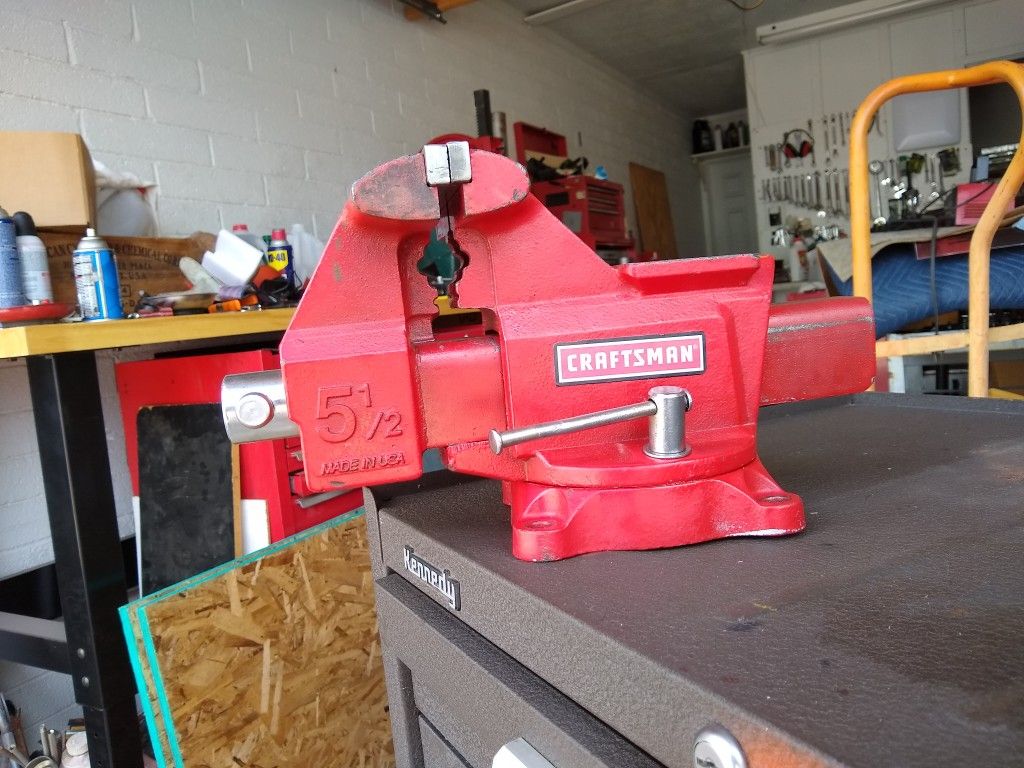 CRAFTSMAN 5.5" bench vise