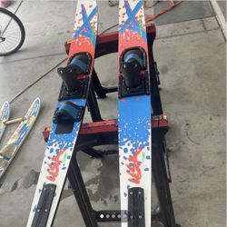 Junior skis
