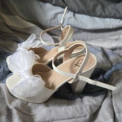 White Bow Heels Windsor