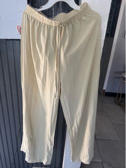 New women’s size medium pants