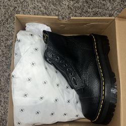 Brand new Platform Dr. Martens Size 7