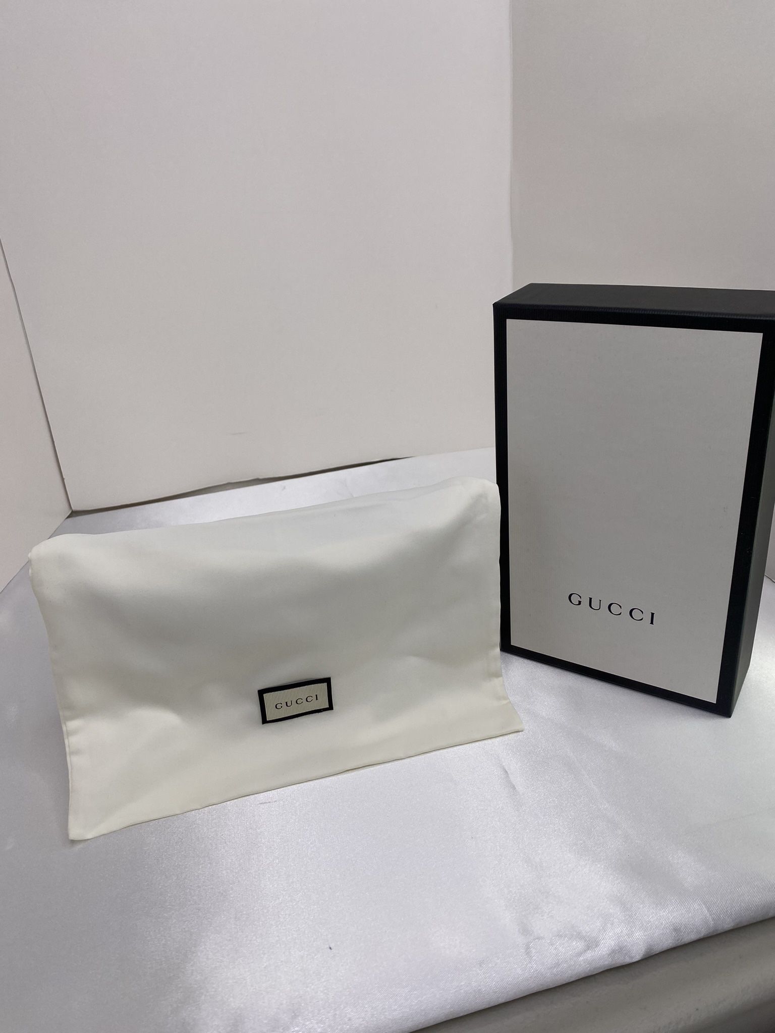 Gucci chain wallet black