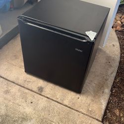Haier mini fridge 