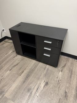Office Credenza / Storage Cabinet with Drawers – Excellent Condition