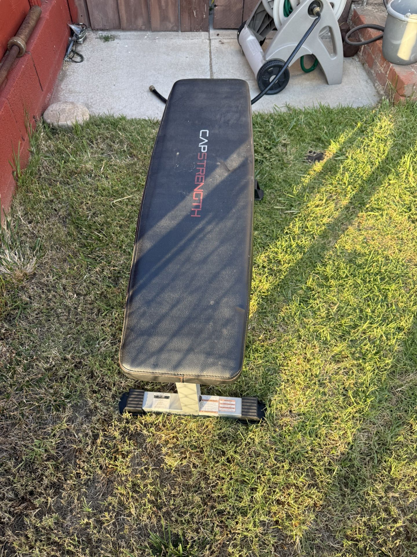 Cap Flat Bench