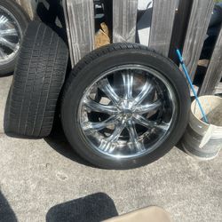 22” wheels 6x139.7 mm (or 6x5.5 inch) lug pattern