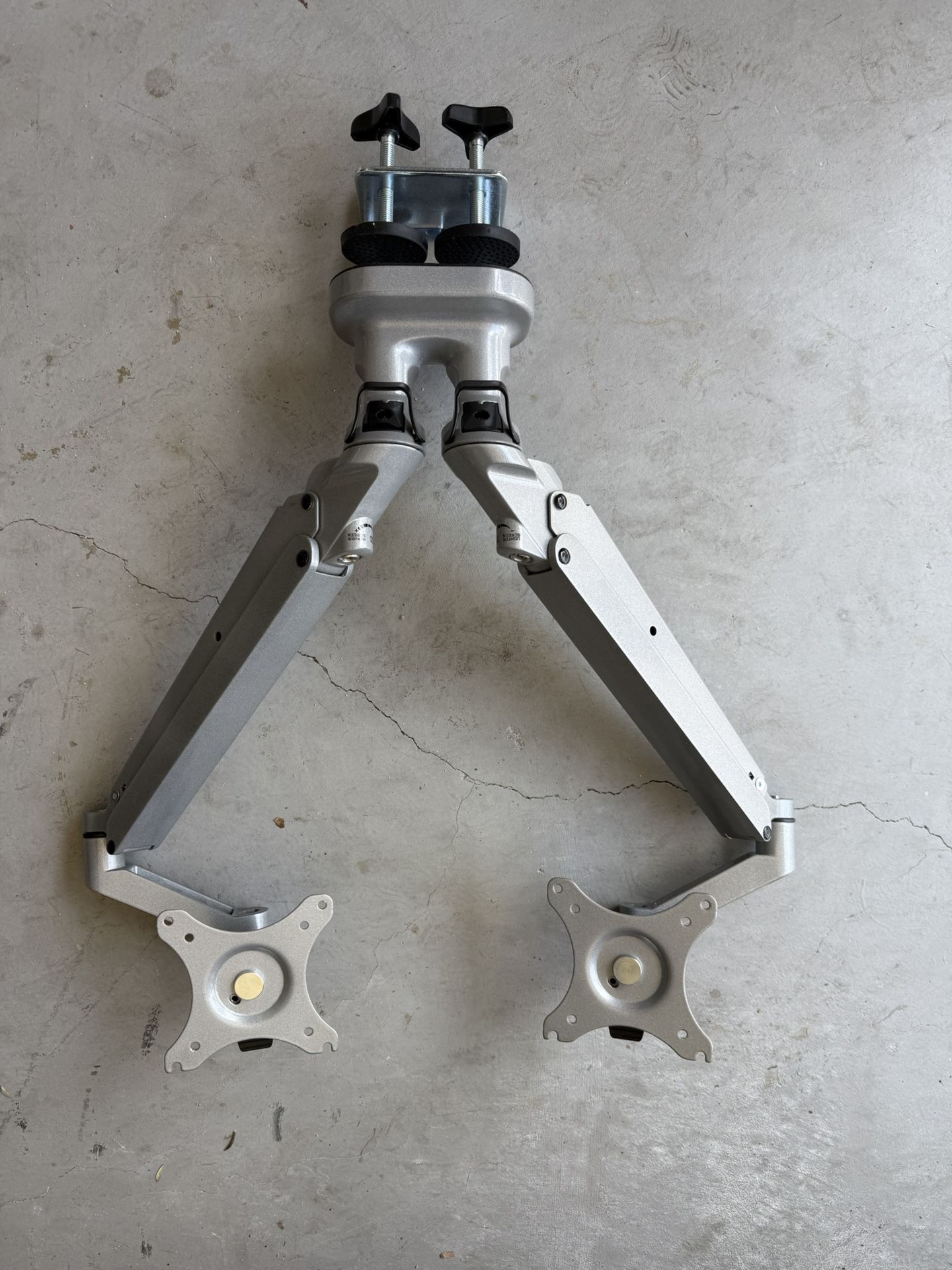 Dual Monitor Arm