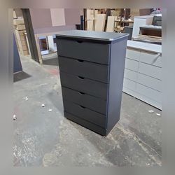 Five drawers dresser with rails