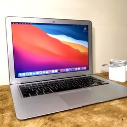 Apple MacBook Air 13” (Early 2015) MINT CONDITION