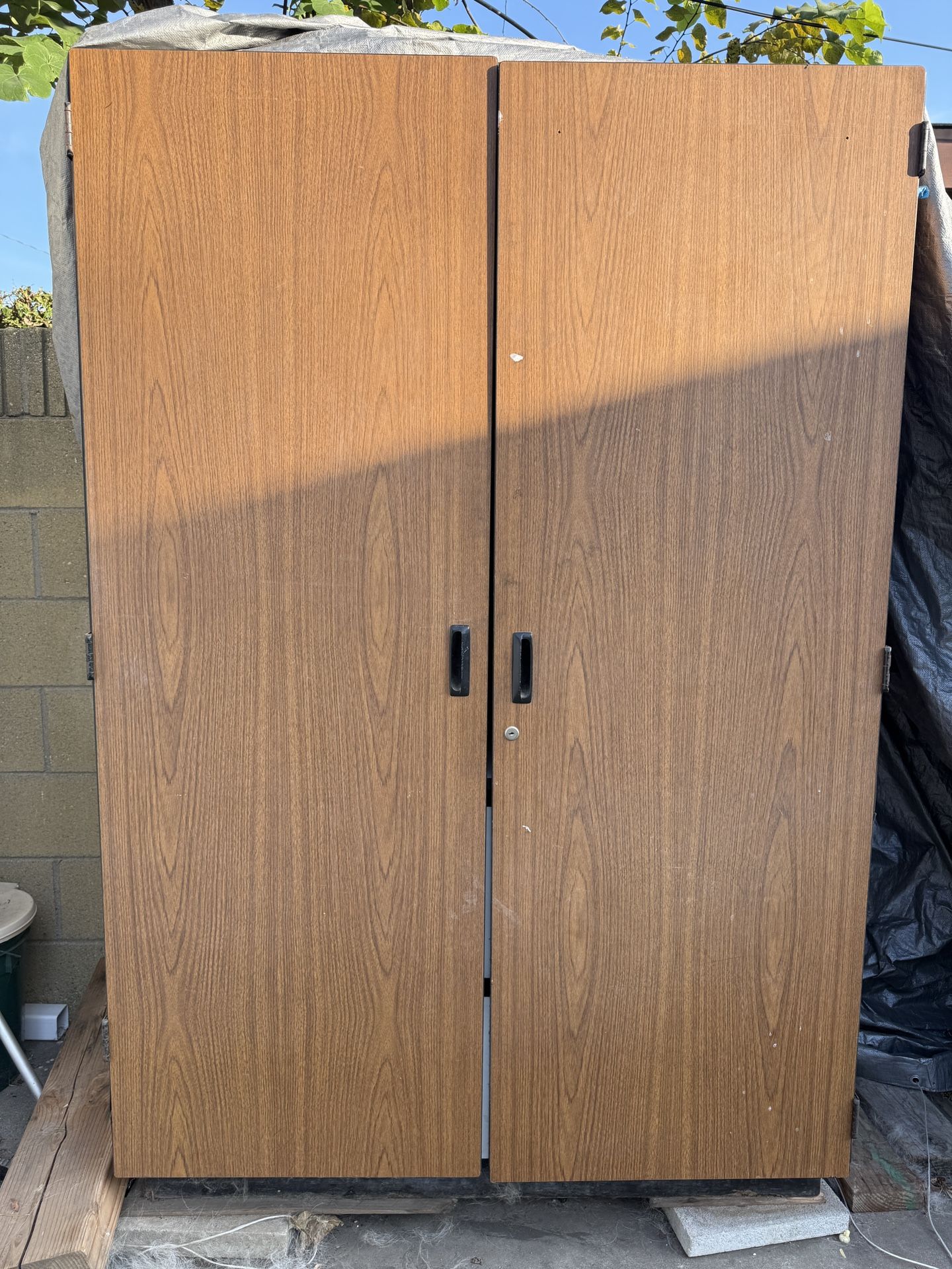 Storage unit cabinet, wardrobe / closet
