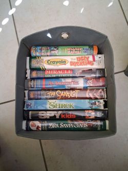 Lot of 8 VHS Tapes Kids Movies