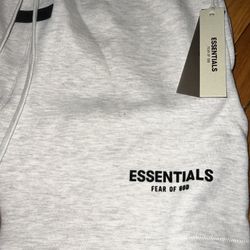 Cream Essential Short 