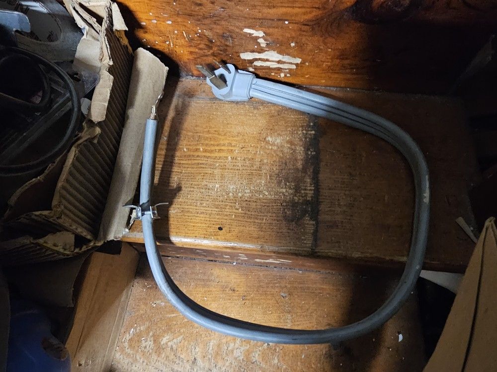 3 prong electric Cord for appliances in excellent condition