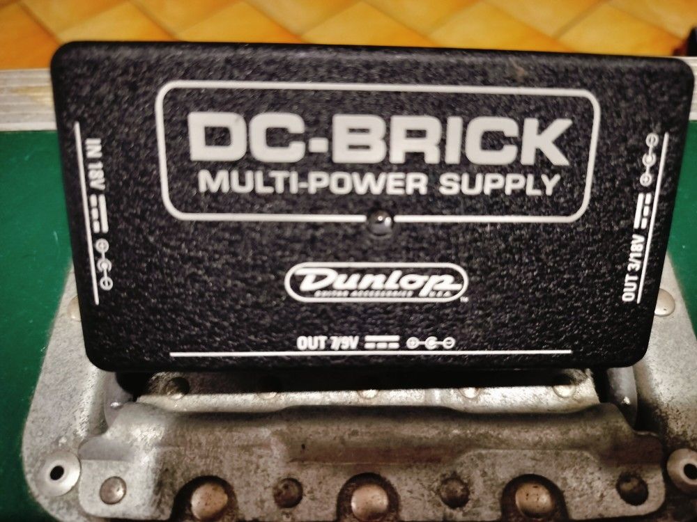 Dunlop DCB-10 DC Brick Pedal Power Supply

