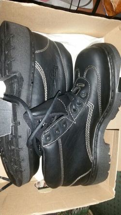 Dr . Martens boots new size 10