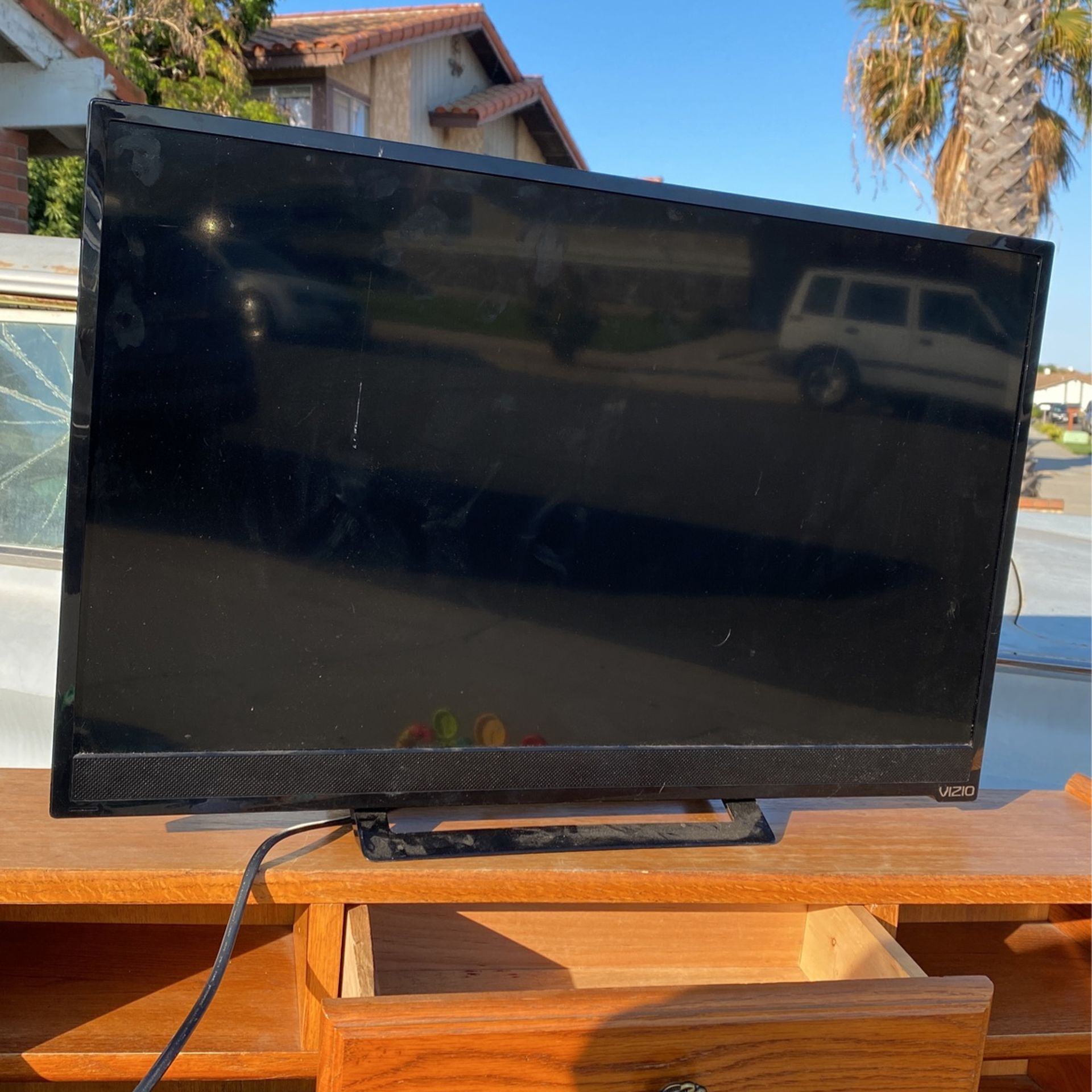 VIZIO TV 17”