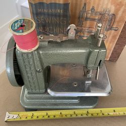 Betsy Ross Miniature Sewing Machine