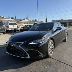 2021 Lexus ES 300H Luxury 