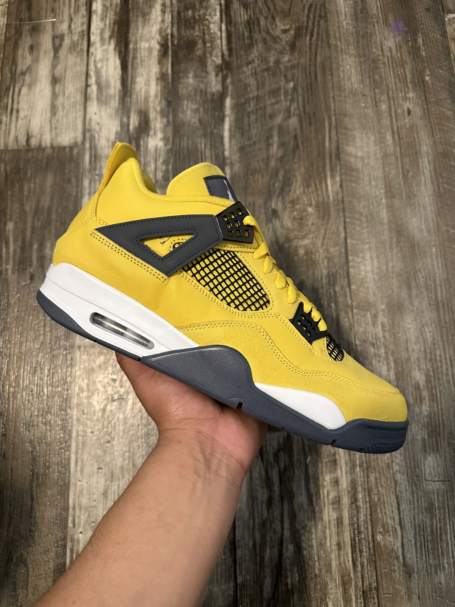 Jordan 4 “Lightning” (13)