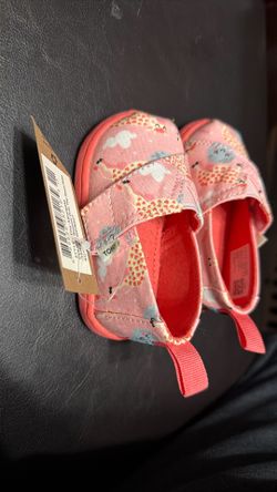 Toms Girl Moon Cow Print T4 Shoes