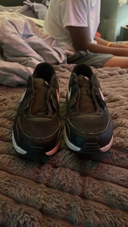 Black and white air max’s