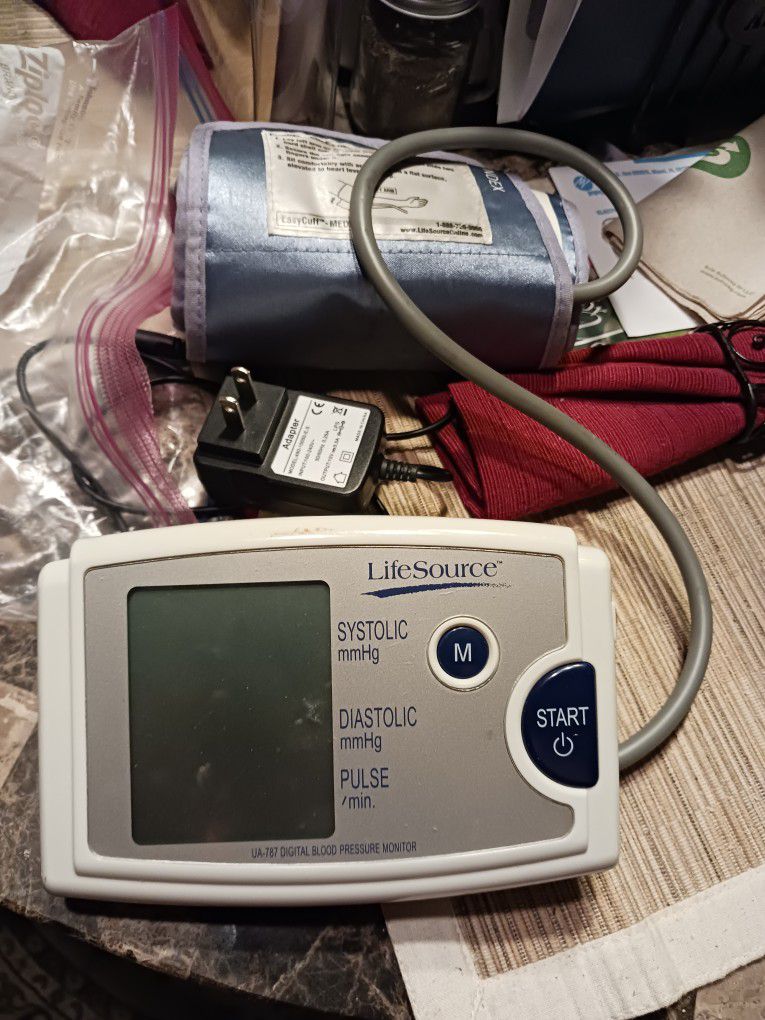Like New Digital Blood Pressure Machine 10 Firm Look My Post Alot Items