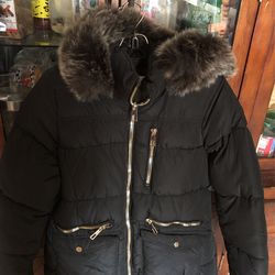 How Dare U Out wear Black Puffer Jacket 