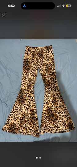 Leopard print flare pants #flares #animalprint