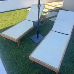 Pool Lounge chairs 