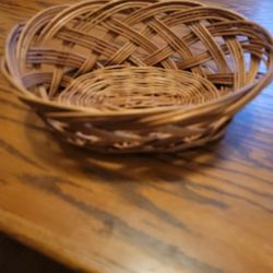 Wicker Basket 12 Inch Diameter. 4 Inch Tall. 9inch