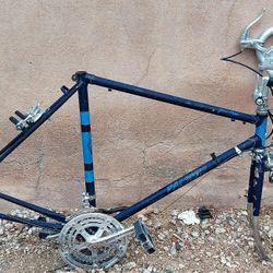 Vintage Raleigh Road Bike – Late 1970s to Mid 1980s