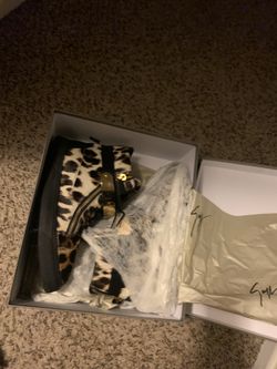 Giuseppe size 10 new