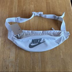 New Nike Fanny Pack Crossbody Bag Hip Waist Belt White Light Gray