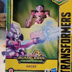 Transformers Bumblebee Cyberverse Adventures Toys Deluxe Arcee