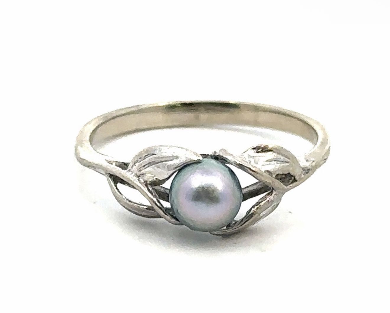 Woman’s Ladies 14k White Gold Pearl Like Ring Size 6 GP3077849