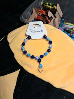 Very Pretty Blue dangle Bracelet