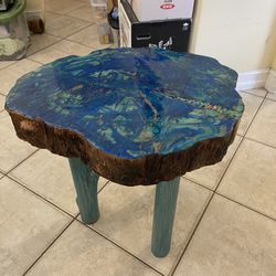 like new unique handmade 100% wood coffee table/night stand! 