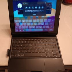 IPad 7 With Keyboard And Protector. 
