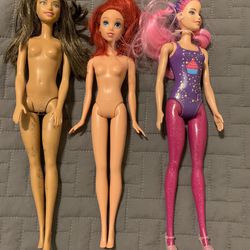 BARBIE DOLL LOT     SOME WITH CLOTHES    VERY CLEAN      ASKING $15 FOR ALL 