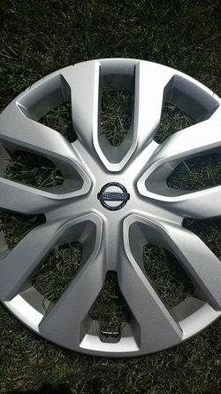 Nissan Altima oem 17inch hubcaps