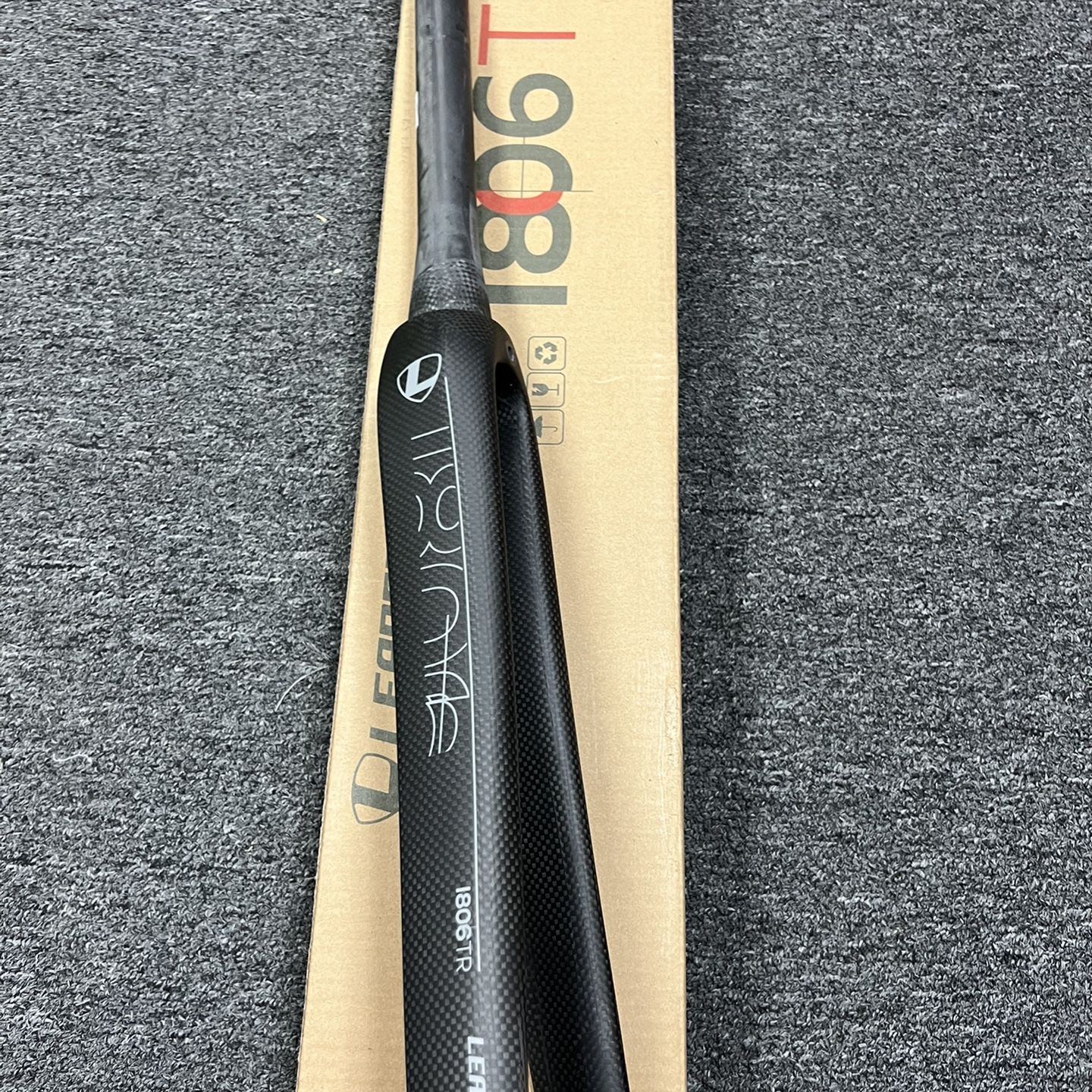 Leader Bikes I806 TR Tapered Full Carbon Fork Brand New