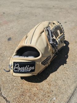 Slowpitch Softball Glove