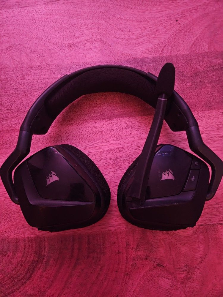 Corsair Void RGB Elite Wireless Gaming Headset - 7.1 Surround Sound - Omni- Directional Microphone - Microfiber Mesh Earpads - Up to 40ft Range - iCUE