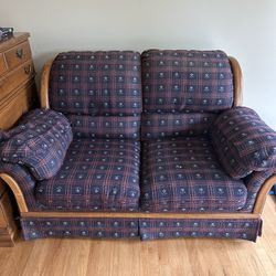 Loveseat Great Condition $25 Pick Up Today