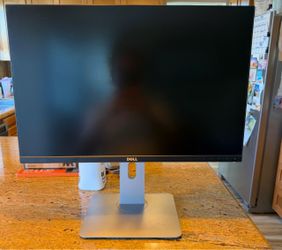 Dell UltraSharp 24" Monitor (U2415) – , Great Condition