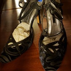 Women's Shoes With 4 Inch Heel,  Laundry by Shelli Segal Elegant Evening Dress Shoes, Size 7.5. Black Great For Party. Good Clean Condition.
