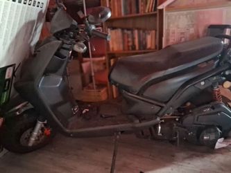 Moped semi new got papers