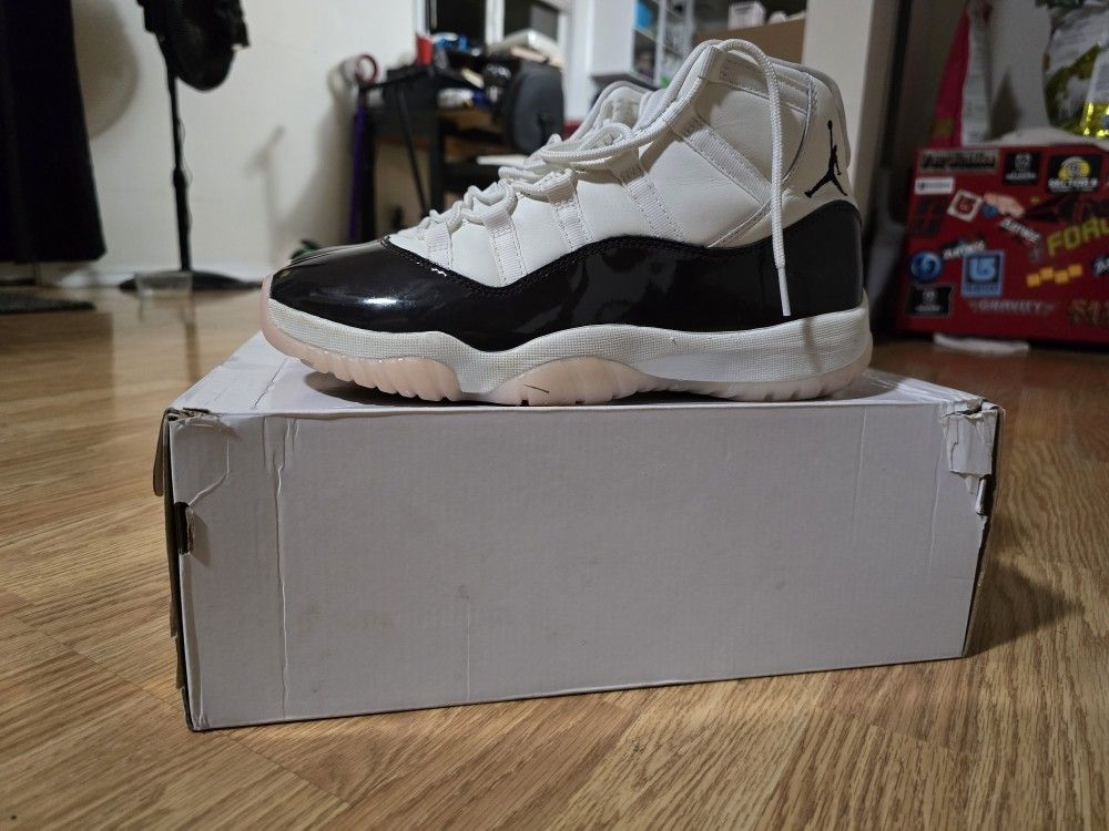 Jordan 11 Retro- Women's 