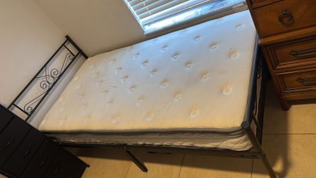 Twin bed + mattress