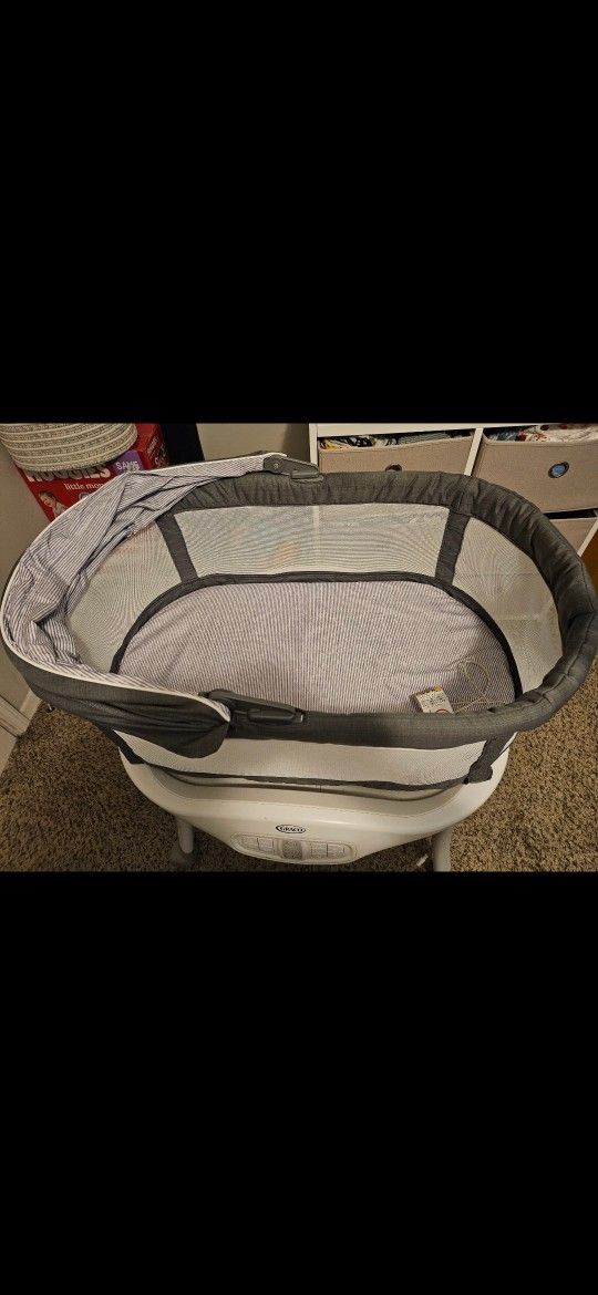 Working Graco Bassinet 